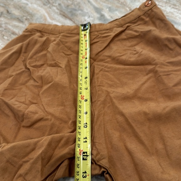 Linen & Rayon Capris - Picture 9 of 12